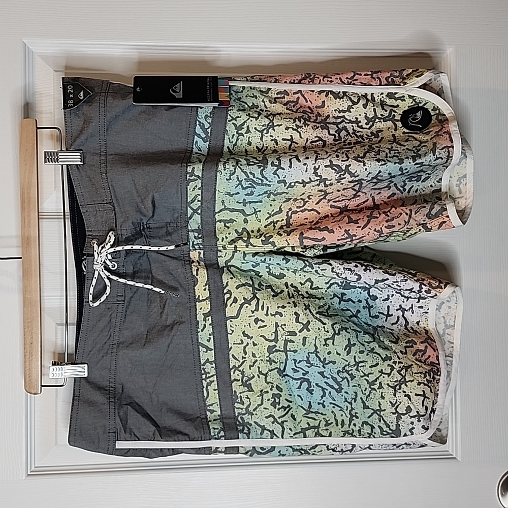 NWT Quiksilver Stomp Cracked Scallop Boardshort, Men's 38